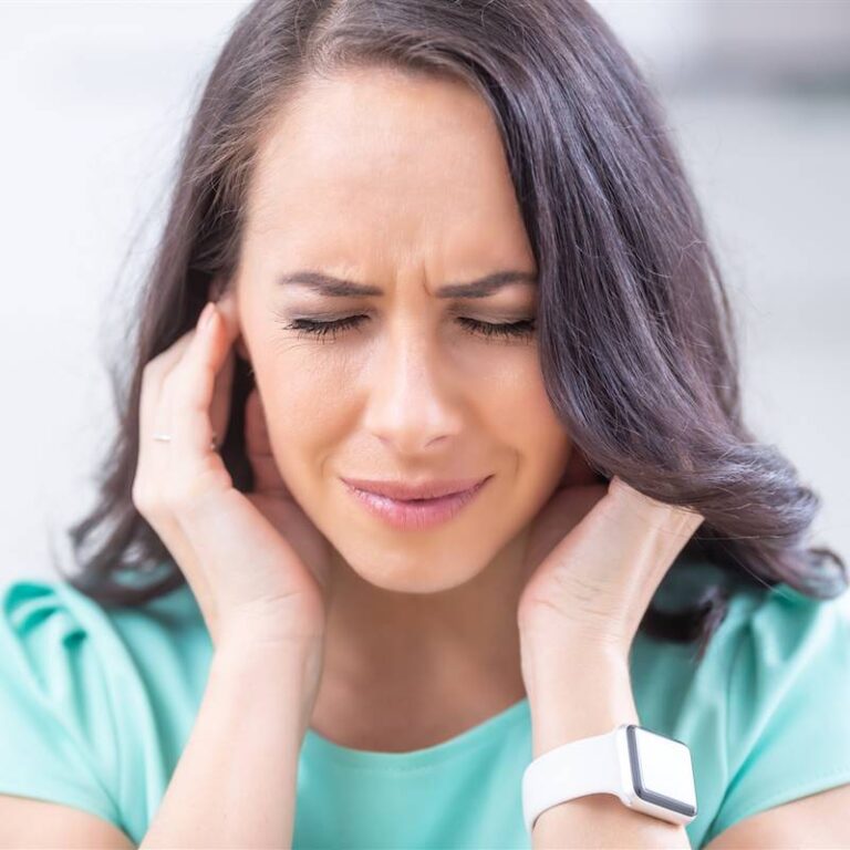 Dolor de oído nocturno: causas y consejos para aliviarlo