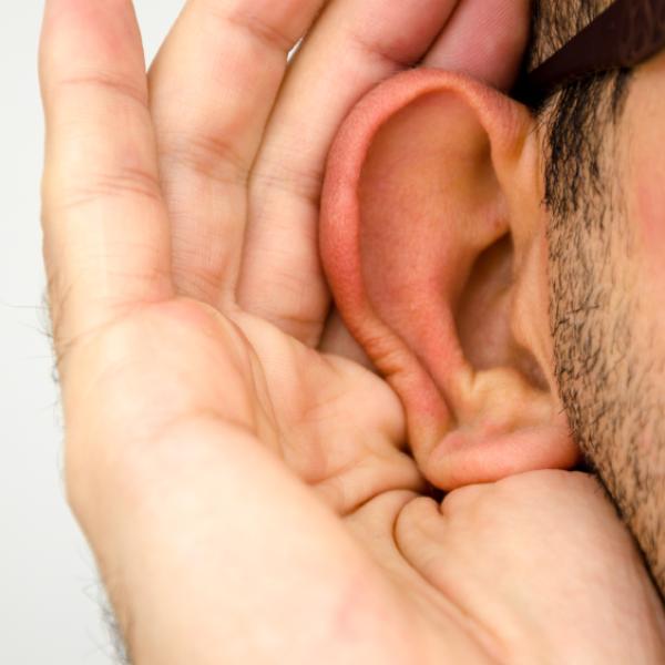 Las causas detrás de la pérdida de audición repentina: todo lo que debes saber